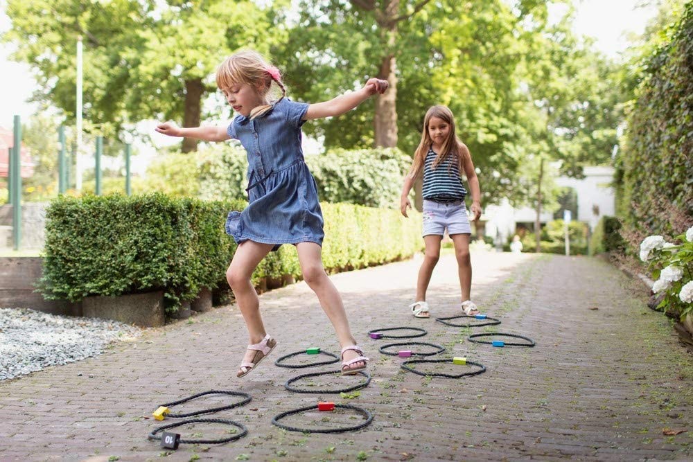 A LA PATA COJA - Buiten Speel