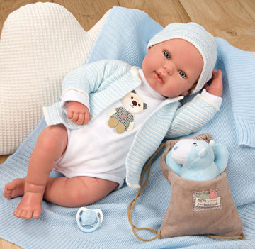 BEBÉ REBORN ADRIÁN CON MANTA, PELUCHE Y BOLSA MULTIUSOS - Arias 98081