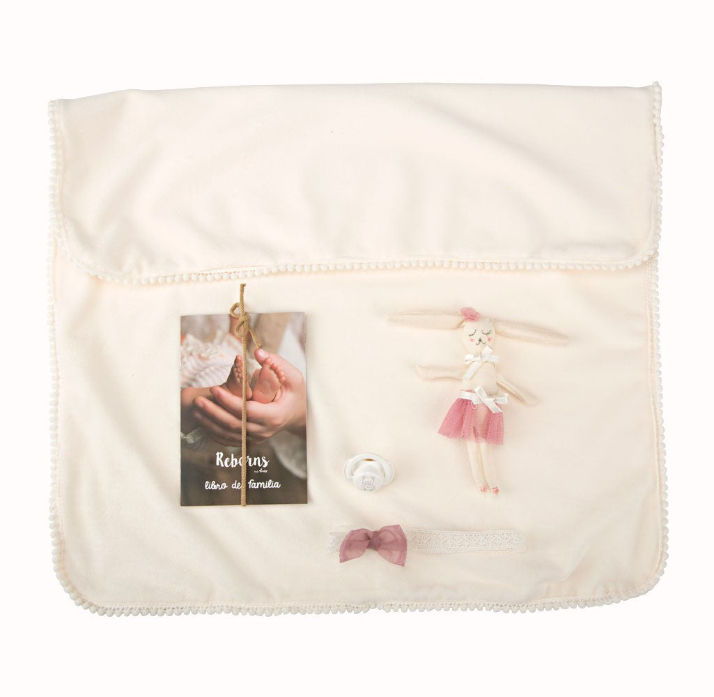 BEBÉ REBORN NAROA CON MANTA Y MUÑEQUITO - Arias 98088