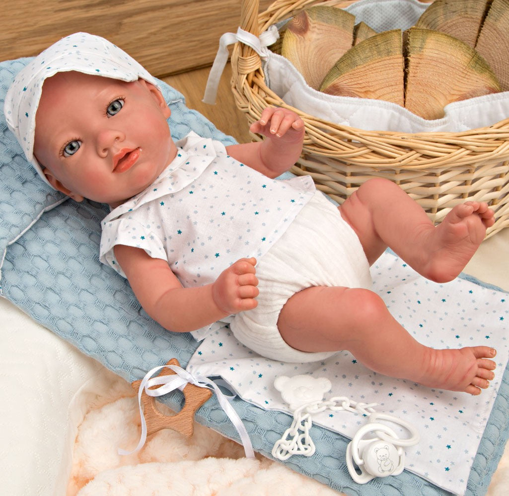BEBÉ REBORN CLAUDIO AZUL CON COLCHONETA PARA CARRO O CUNA Y DOU DOU MORDEDOR- Arias 98091