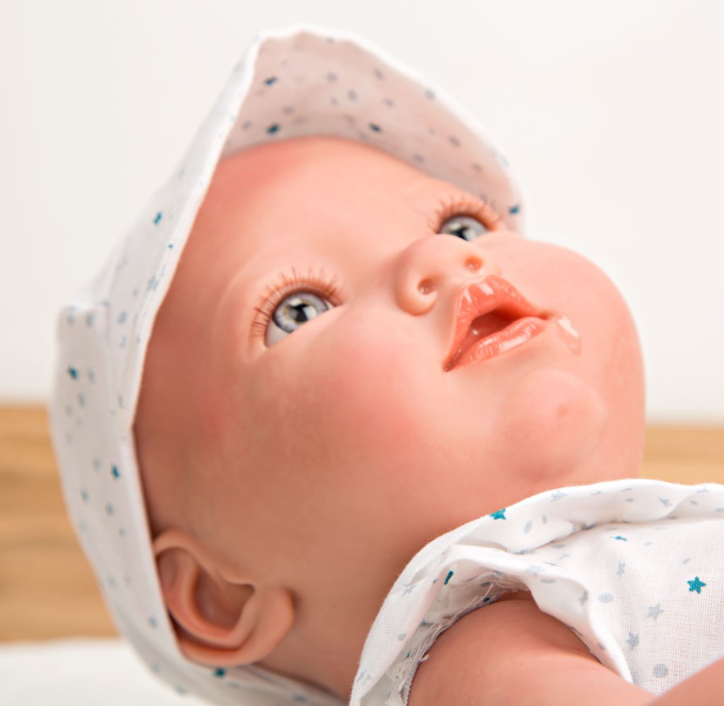 BEBÉ REBORN CLAUDIO AZUL CON COLCHONETA PARA CARRO O CUNA Y DOU DOU MORDEDOR- Arias 98091