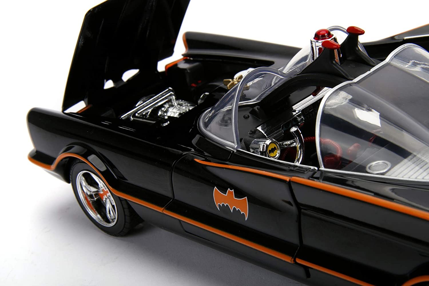 The batman - Batmóvil coche de metal escala 1:18 + 2 figuras - Jada