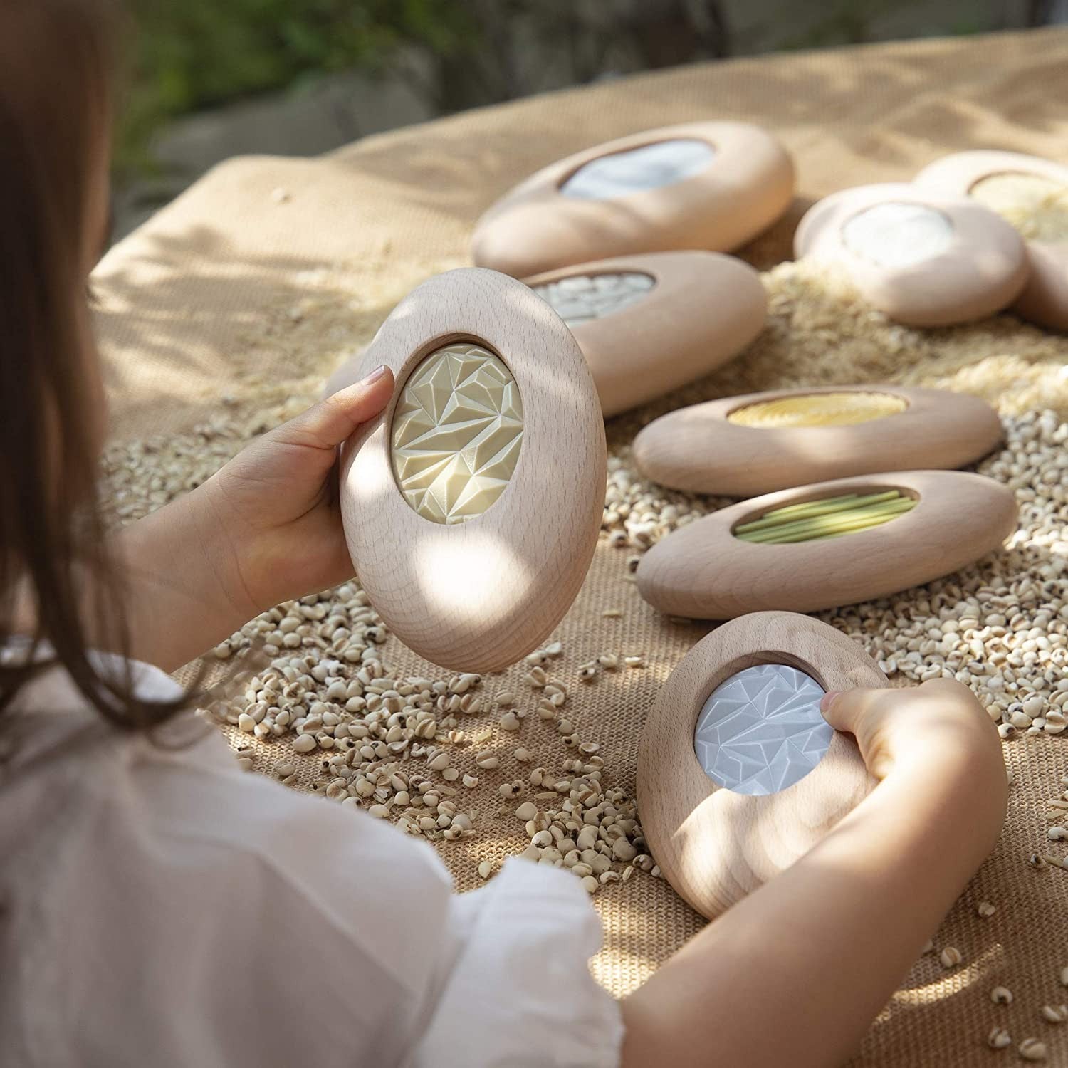 BLOQUES SENSORIALES APILABLES JUMBO MADERA PIEDRAS DE RIO MULTICOLOR - Guidecraft F6773