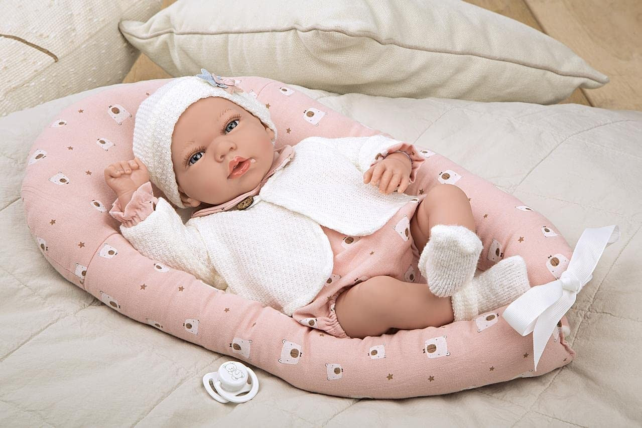 Muñeca Elegance con peso real 40 cm Andie Arias 60684 con cuerpo lastrado de silicona y conjunto de bebe