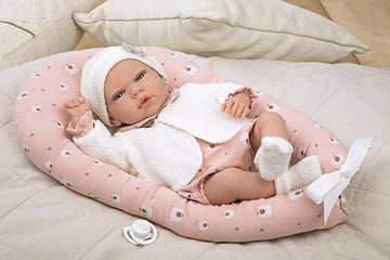 Muñeca Elegance con peso real 40 cm Andie Arias 60684 con cuerpo lastrado de silicona y conjunto de bebe