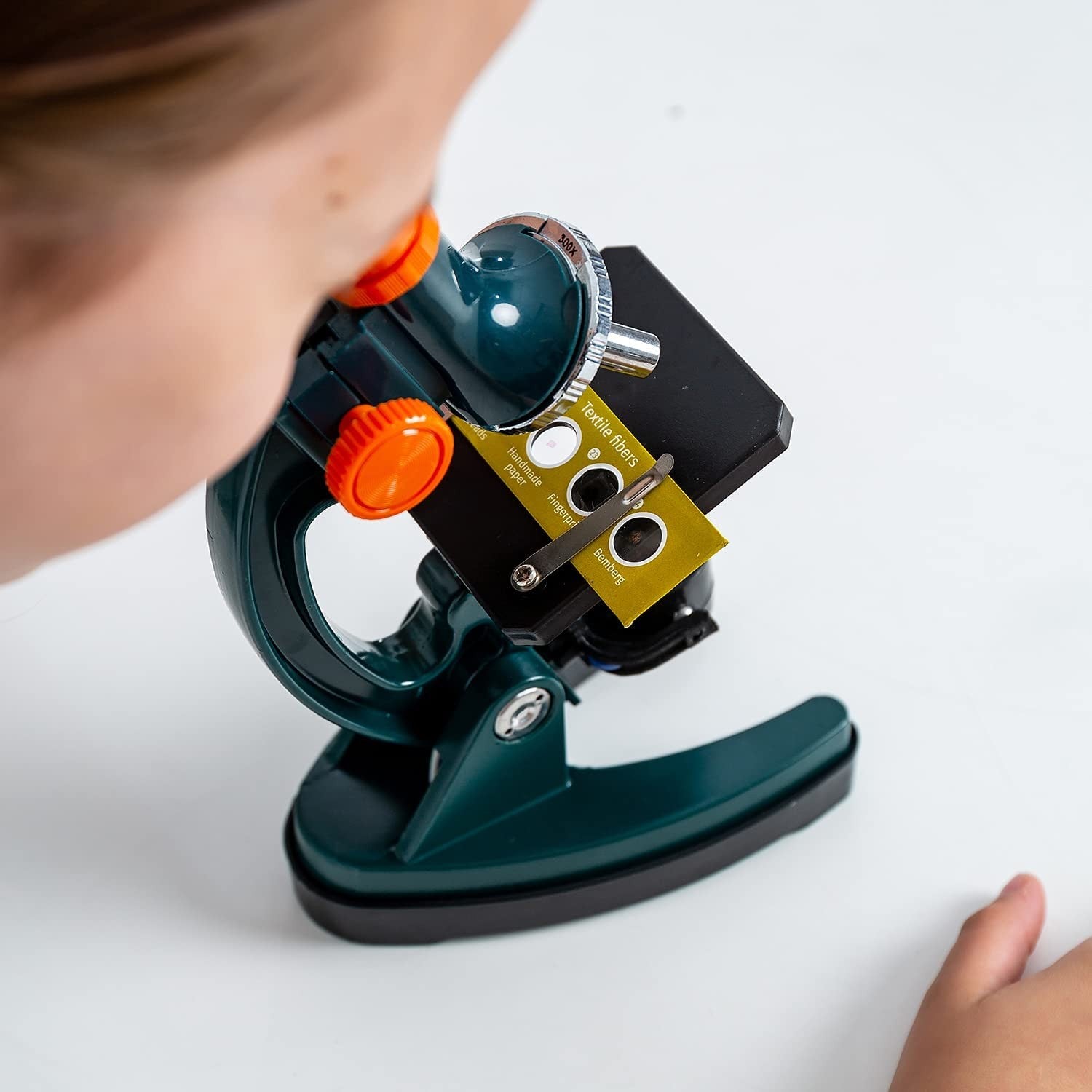CONJUNTO DE MICROSCOPIO Y TELESCOPIO LEVENHUK LABZZ MT2