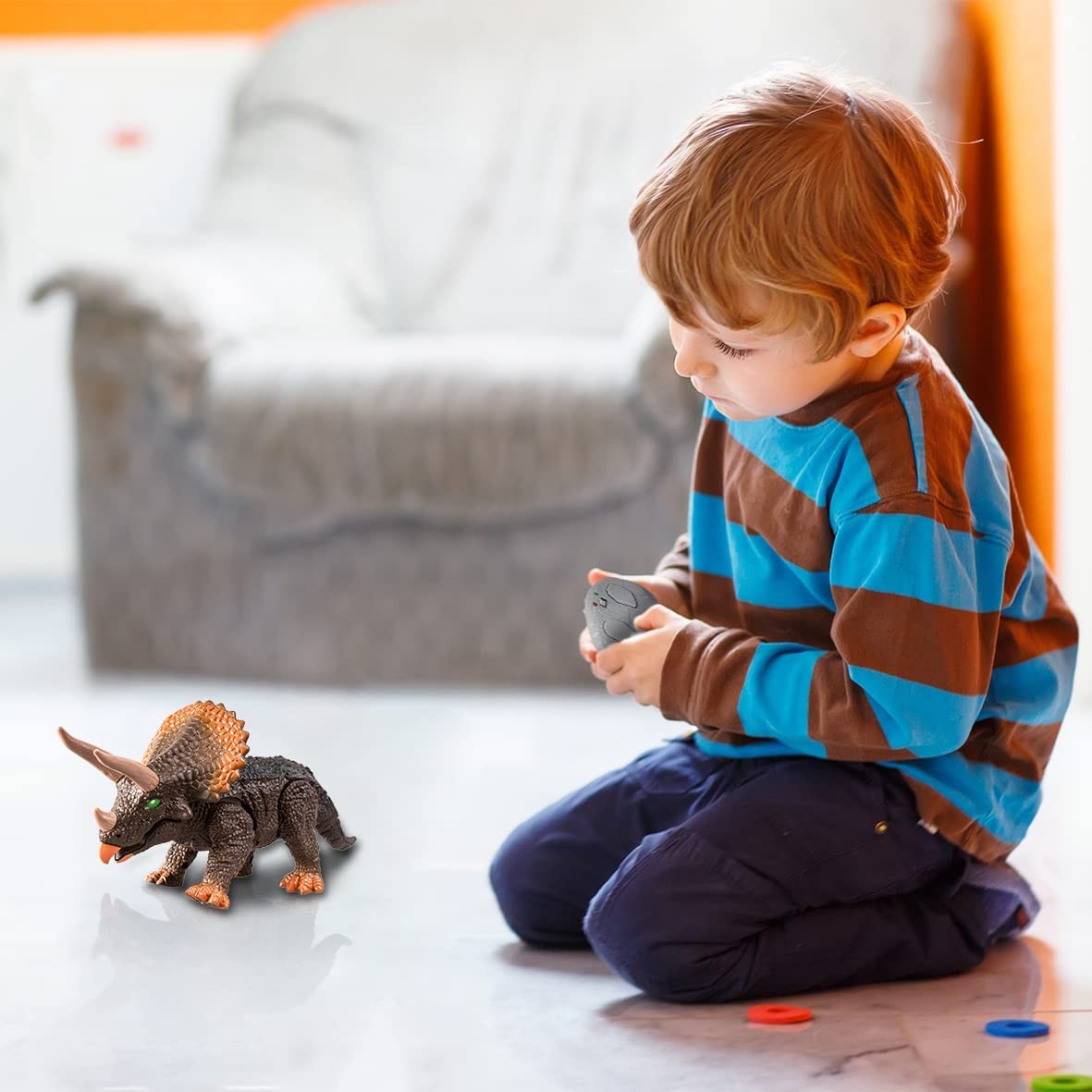 TRICERATOPS RADIO CONTROL Wild Predators - World Brands