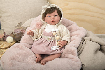 Muñeca reborn Chloe rosa Arias 98113 de 40 cm con pelo natural, manta de punto incluida y rasgos de recien nacido