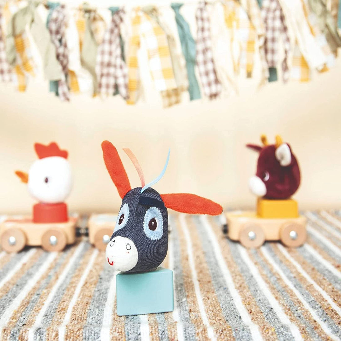 vehiculos de madera animales lilliputiens la granja para los más pequeños. NOVEDAD!