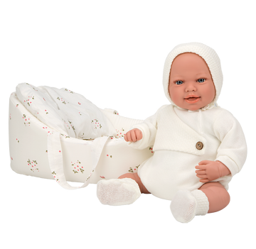 uñeca Elegance Adi Arias 45 cm , conjunto blanco de punto con gorro