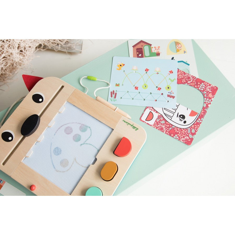 Con la Pizarra mágica Louis, no hay límites para tu imaginación. Crea, borra y vuelve a crear otro dibujo- Lilliputiens 83473