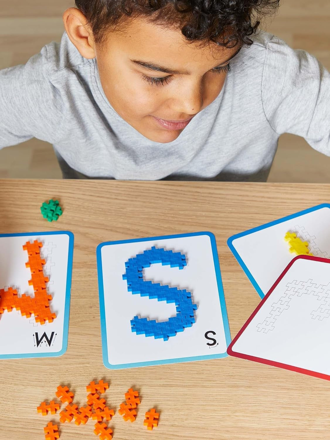 Juego para formar Números y Letras con piezas que se enlazan entre sí - Ludilo 3909