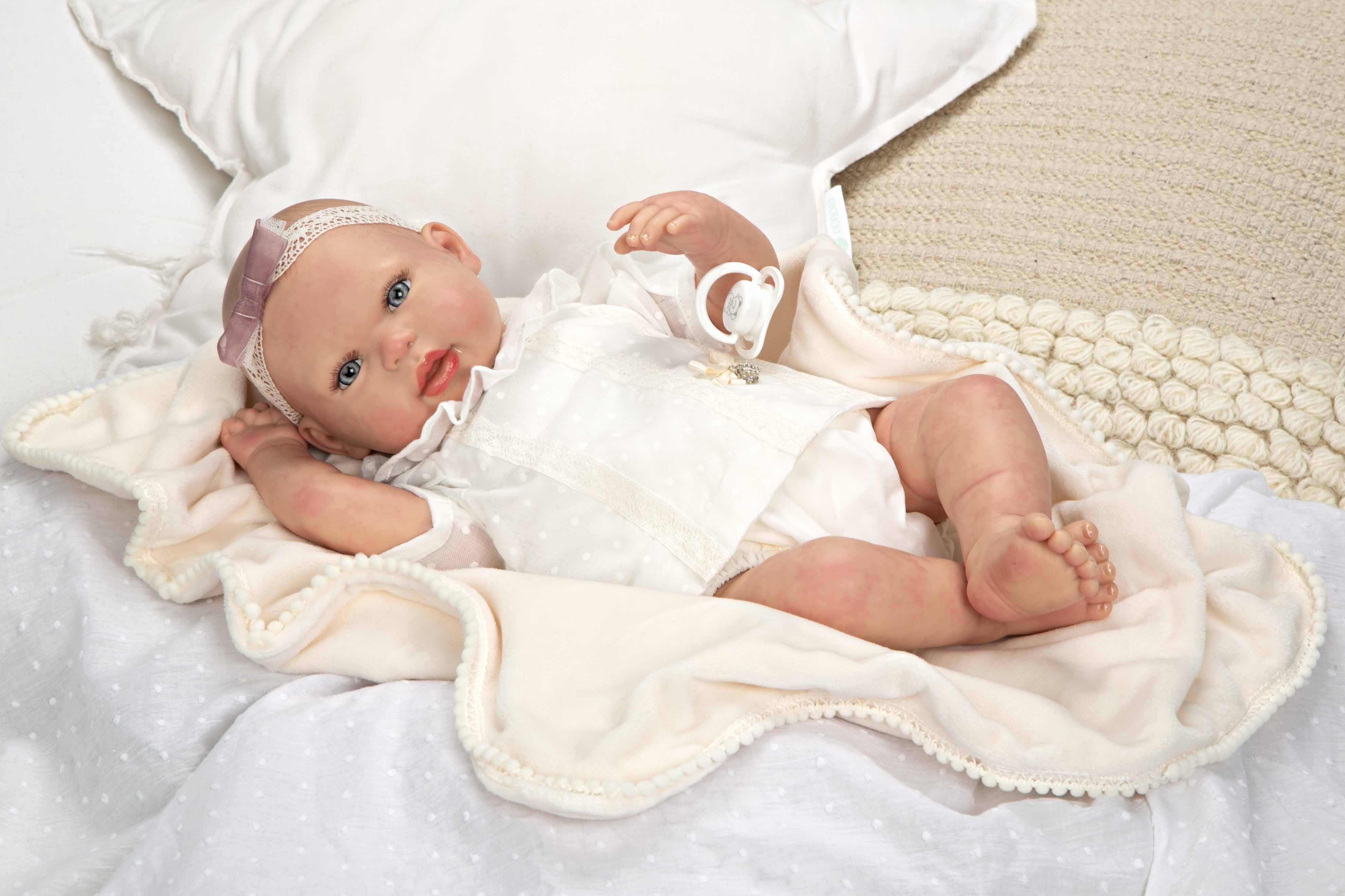 Muñeca Reborn 45 cm Delia con Manta y con Pelo Decorado - Arias 98169