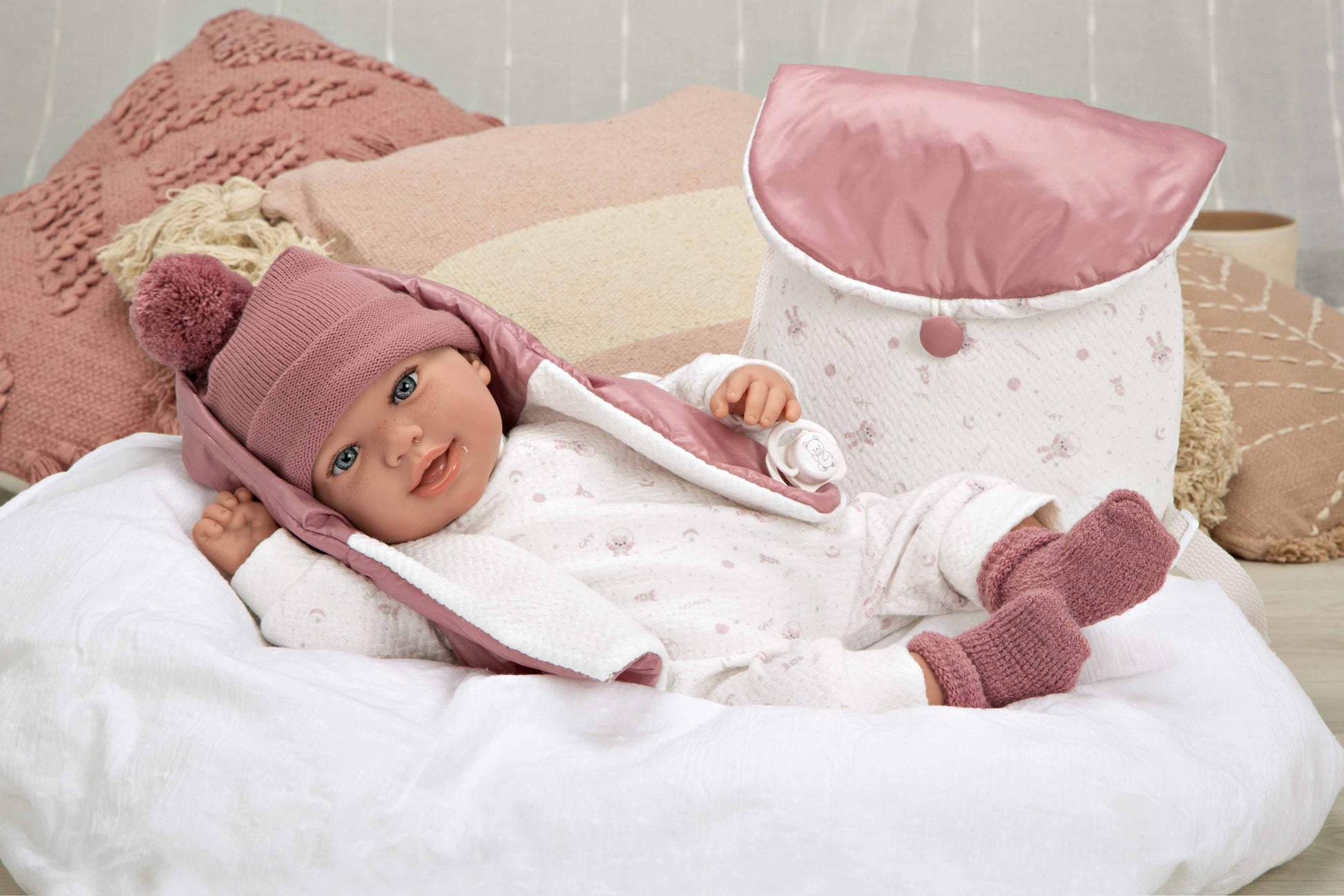 Muñeca con Peso Elegance 45 cm - Adi Rosa con Mochila - Arias 65376