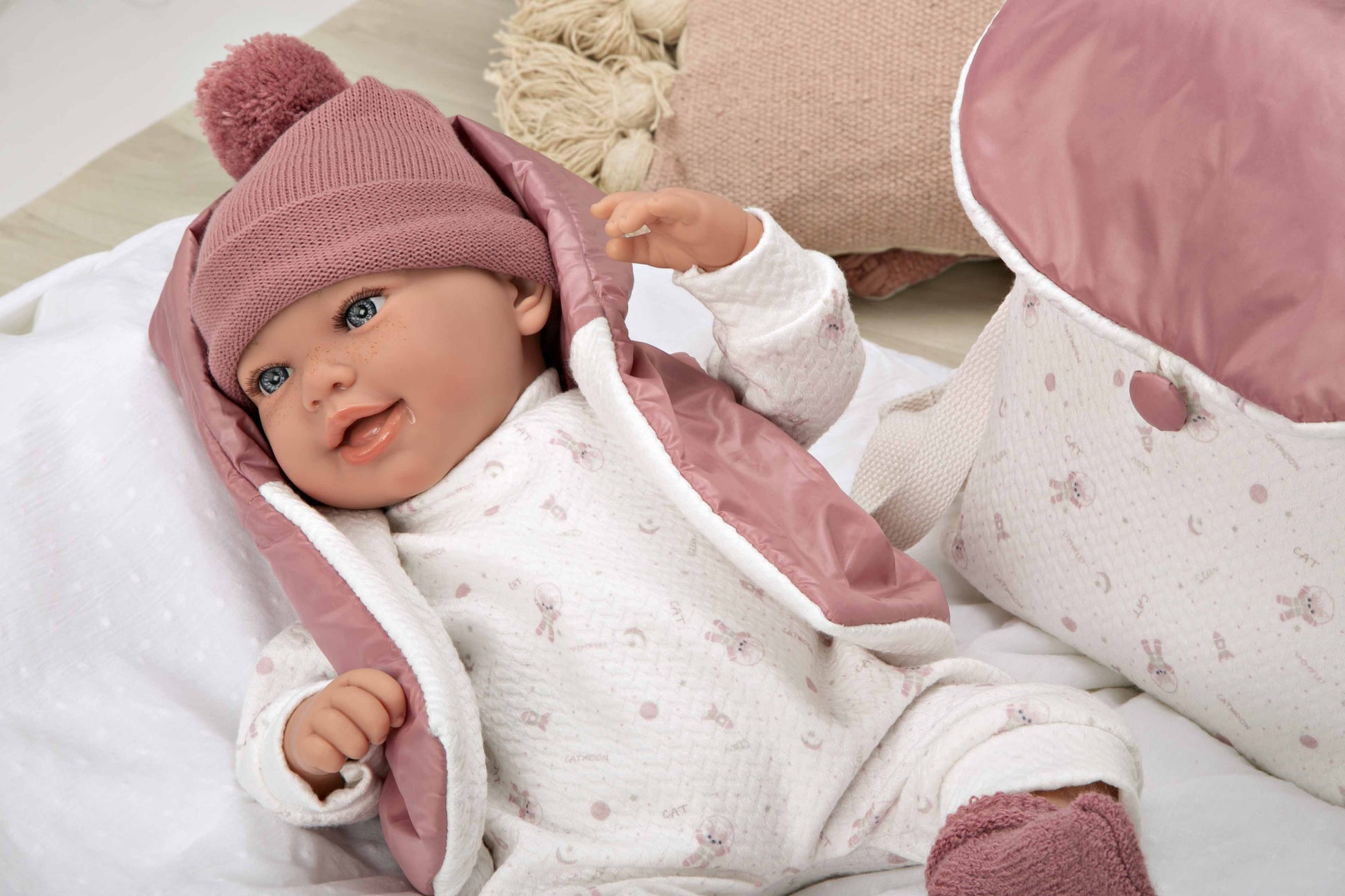 Muñeca con Peso Elegance 45 cm - Adi Rosa con Mochila - Arias 65376