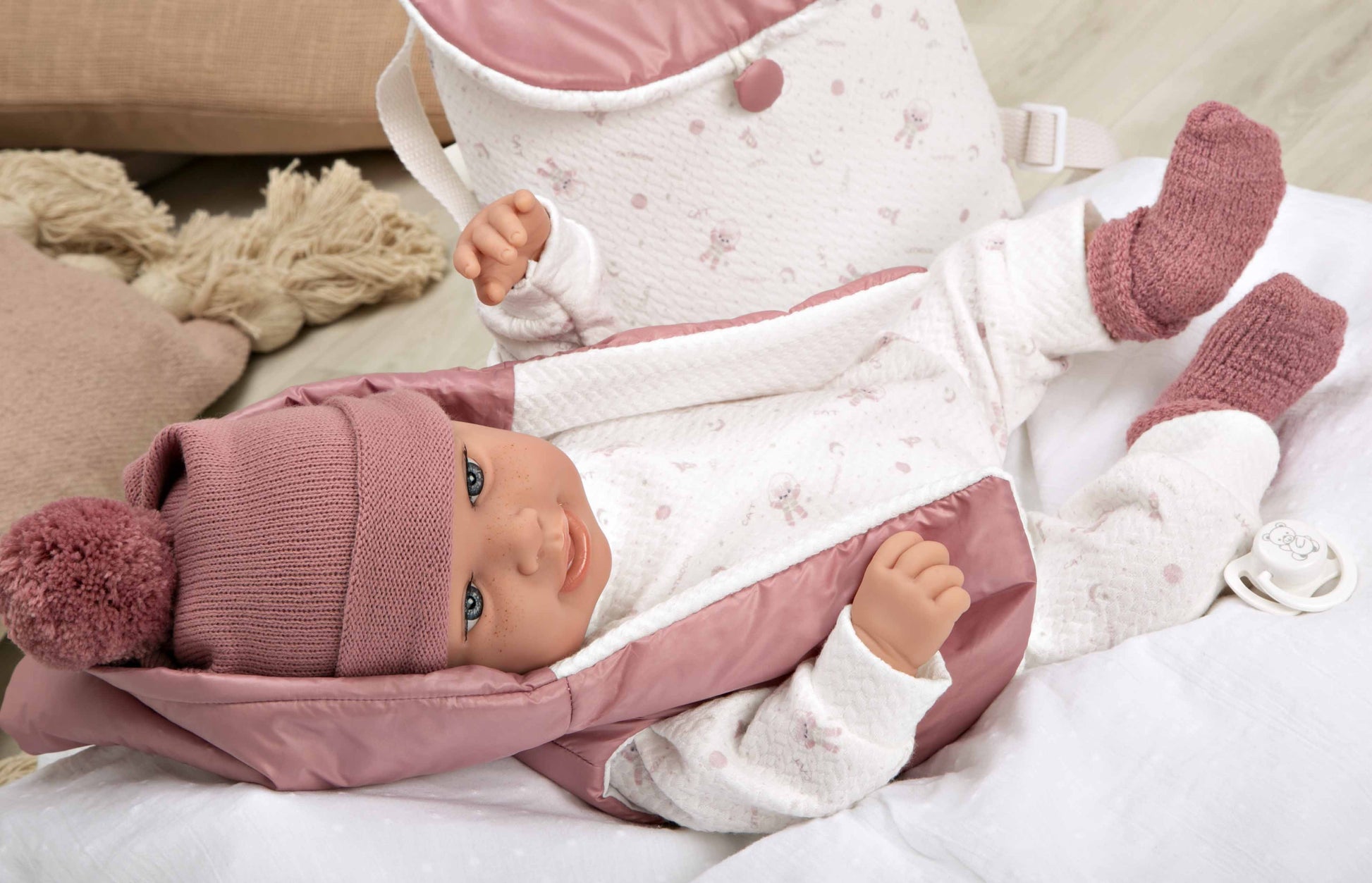 Muñeca con Peso Elegance 45 cm - Adi Rosa con Mochila - Arias 65376