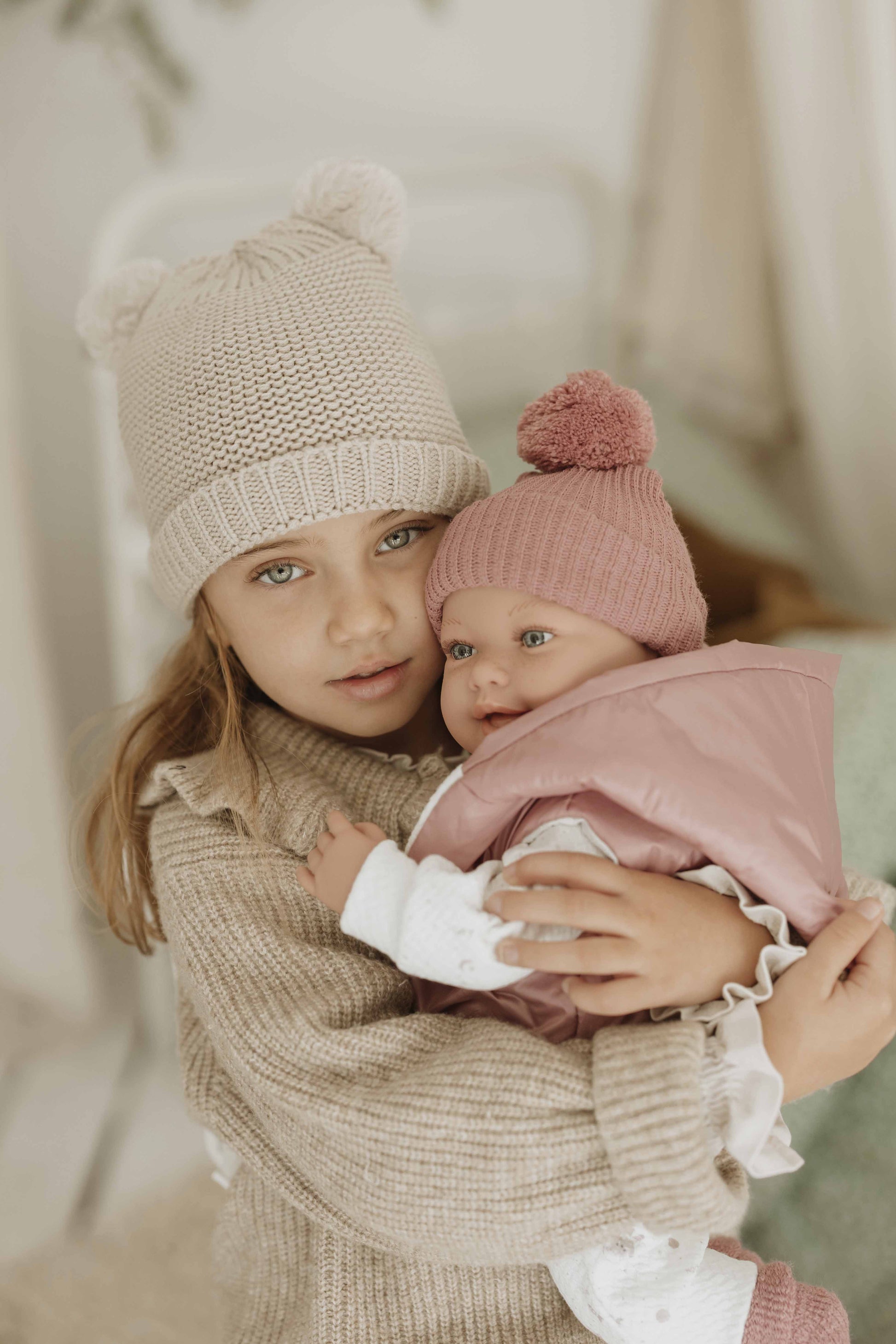 Muñeca con Peso Elegance 45 cm - Adi Rosa con Mochila - Arias 65376