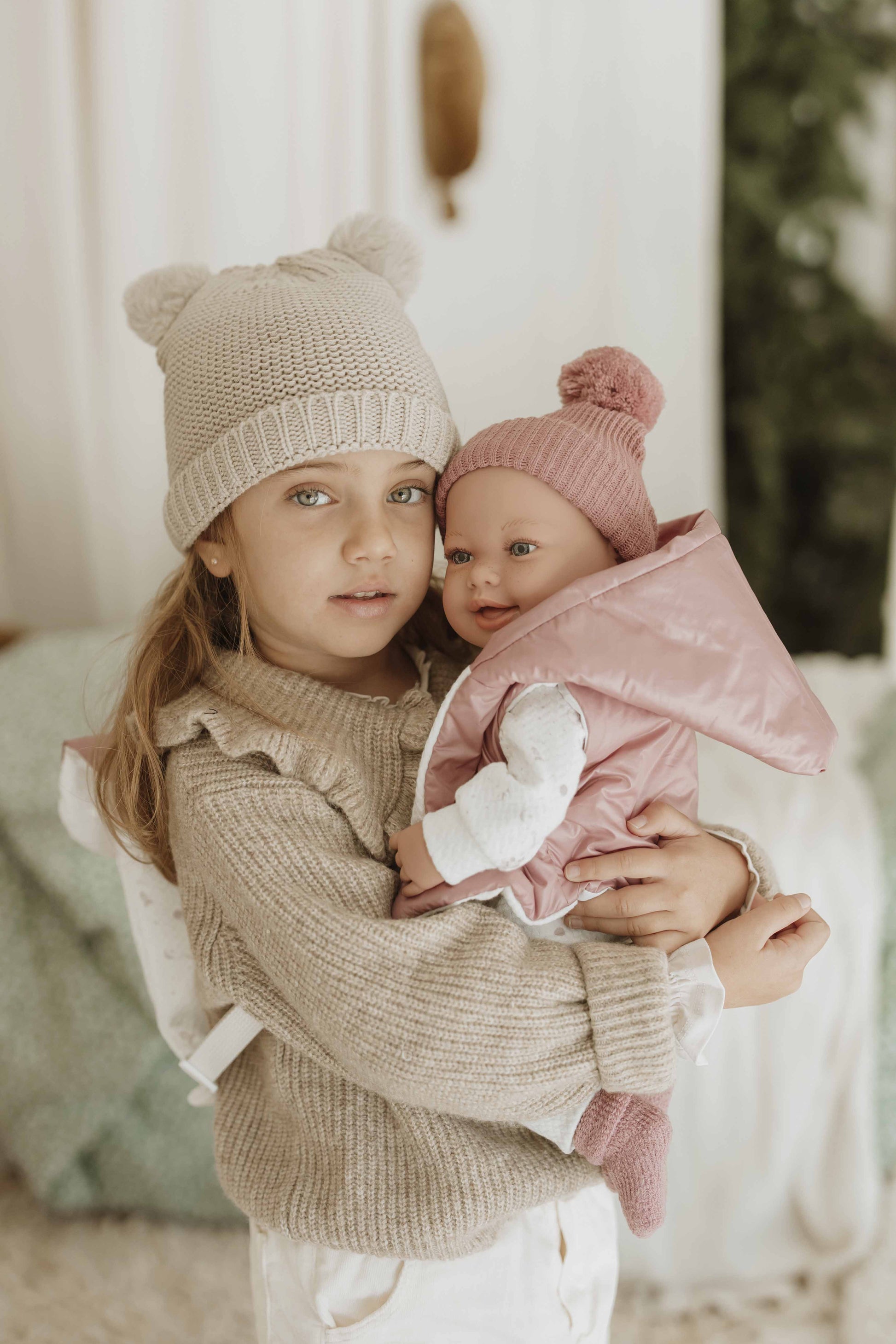 Muñeca con Peso Elegance 45 cm - Adi Rosa con Mochila - Arias 65376