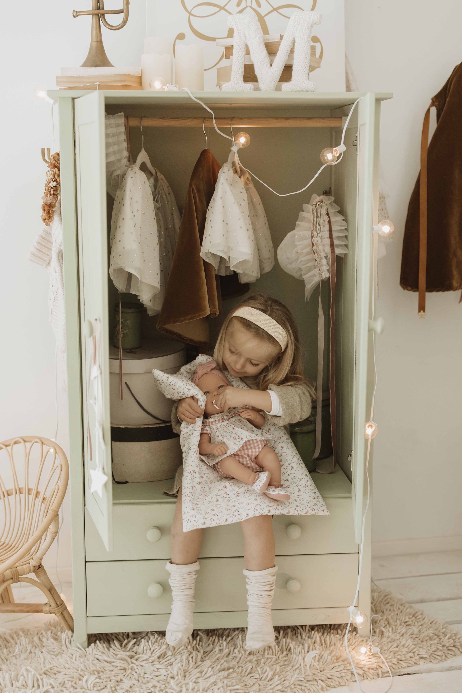 Muñeca Elegance 42 cm Zoe Rosa con Manta - Arias 65366