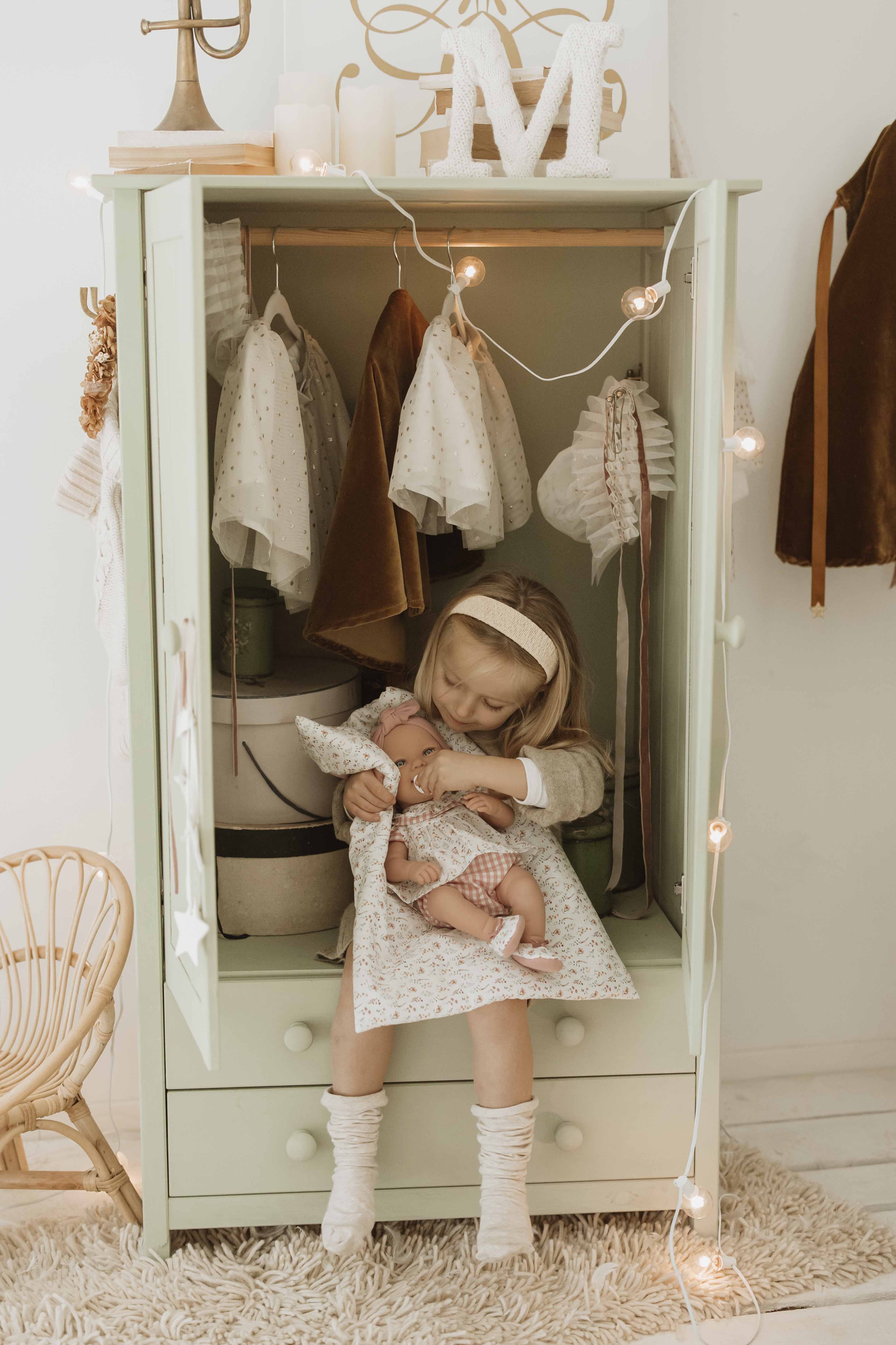 Muñeca Elegance 42 cm Zoe Rosa con Manta - Arias 65366
