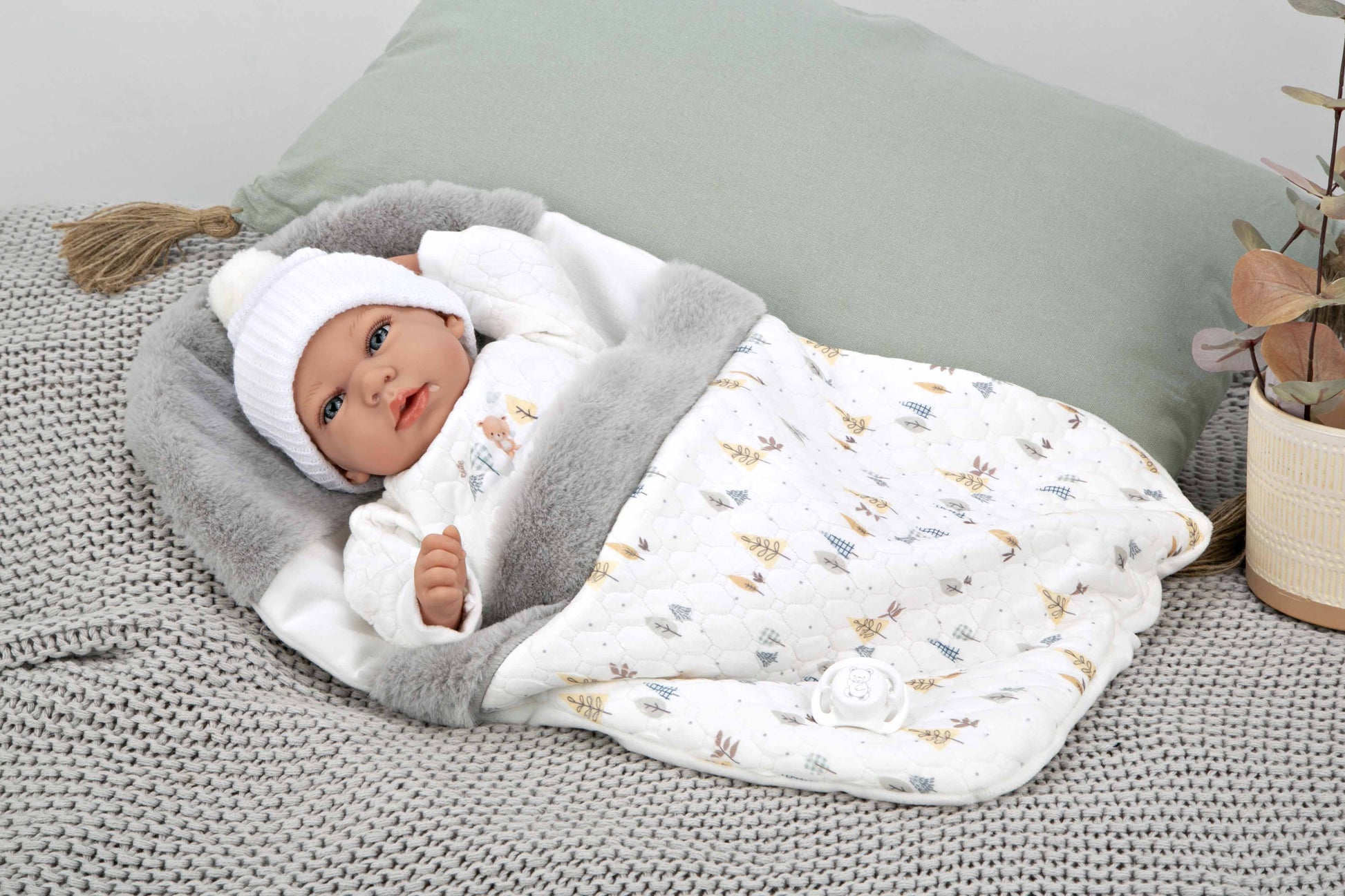 Muñeca Elegance 40 cm Andie Gris con Saquito - Muñeco de Peso - Arias 60822
