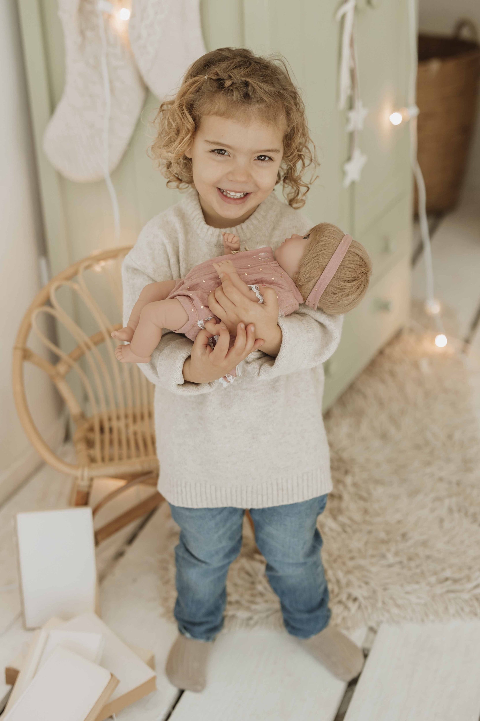 Muñeca Elegance 35 cm Sora Mariposa con Manta y con Pelo - Arias 60820