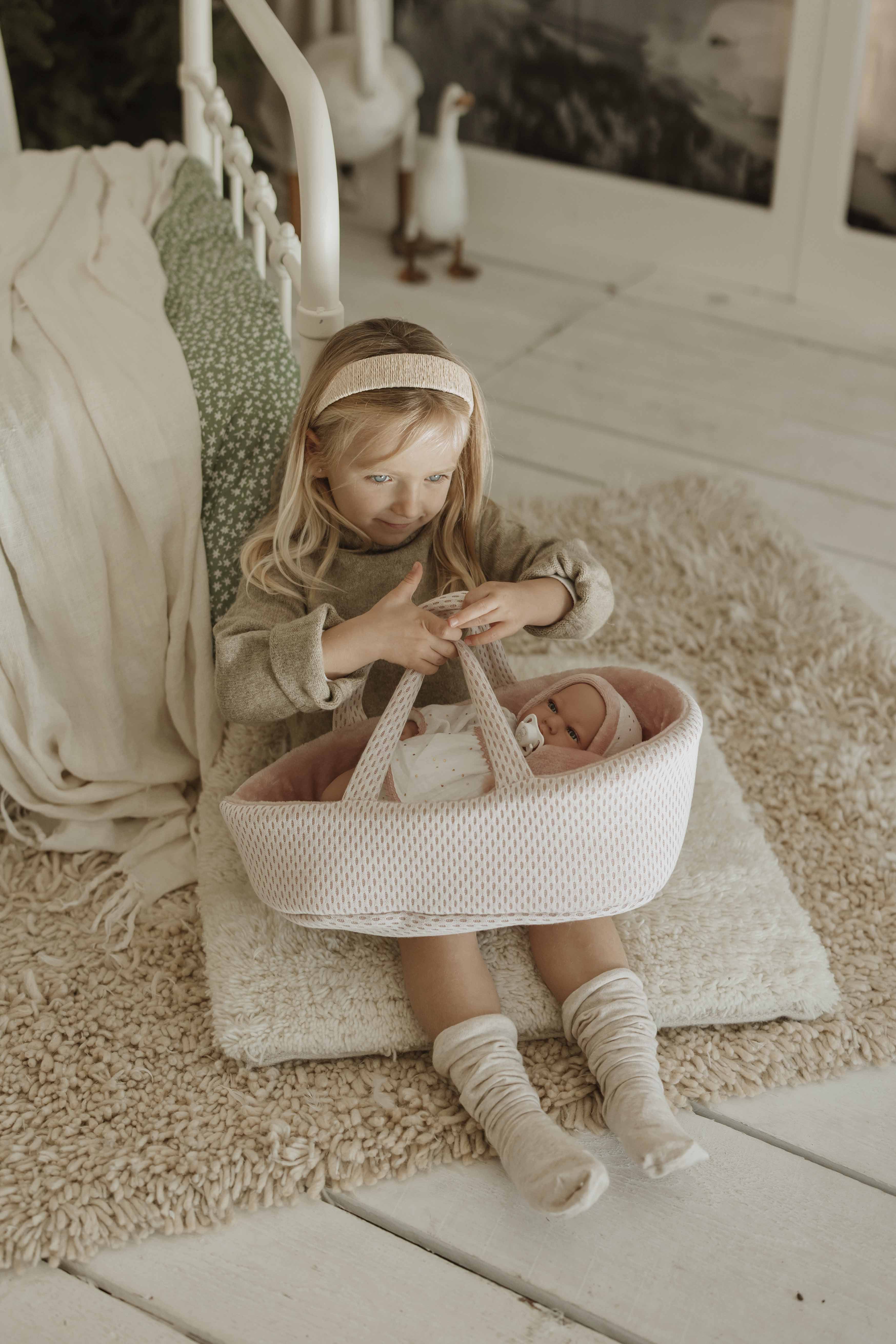 Muñeca Elegance 40 cm Andie Rosa con Capazo y Mecanismo de Lloro Try me - Arias 60812