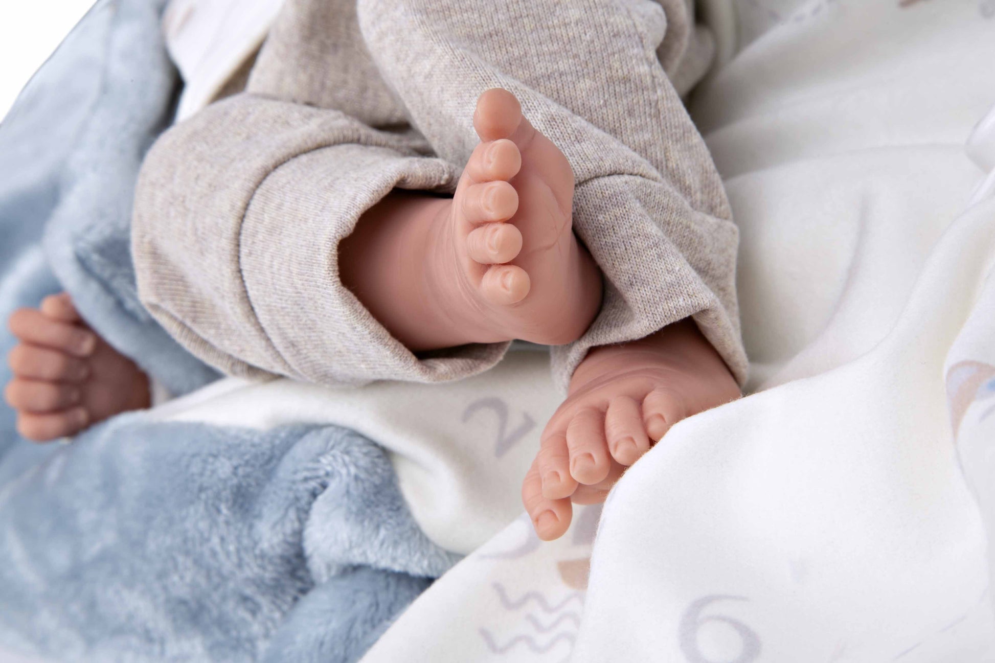 Muñeco Elegance 40 cm Colin Azul con Manta - Muñeco de Peso - Arias 60810