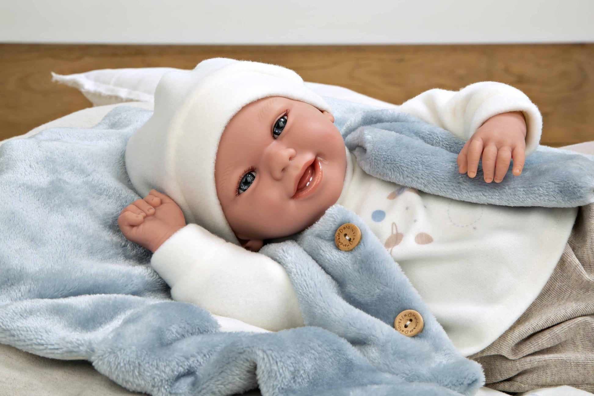 Muñeco Elegance 40 cm Colin Azul con Manta - Muñeco de Peso - Arias 60810