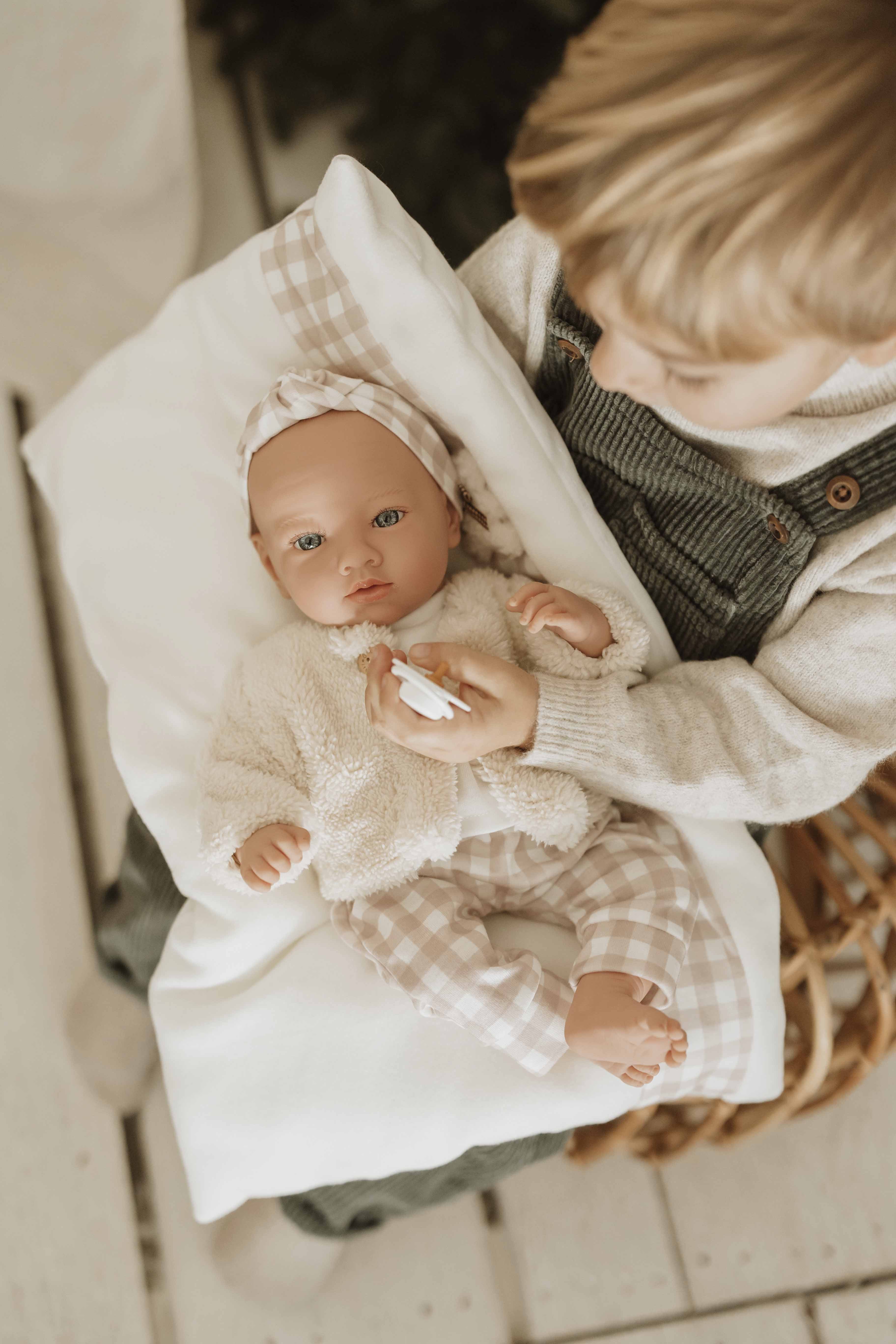 Muñeca Elegance 40 cm Aria Rosa con Cojín - Muñeco de Peso - Arias 60824