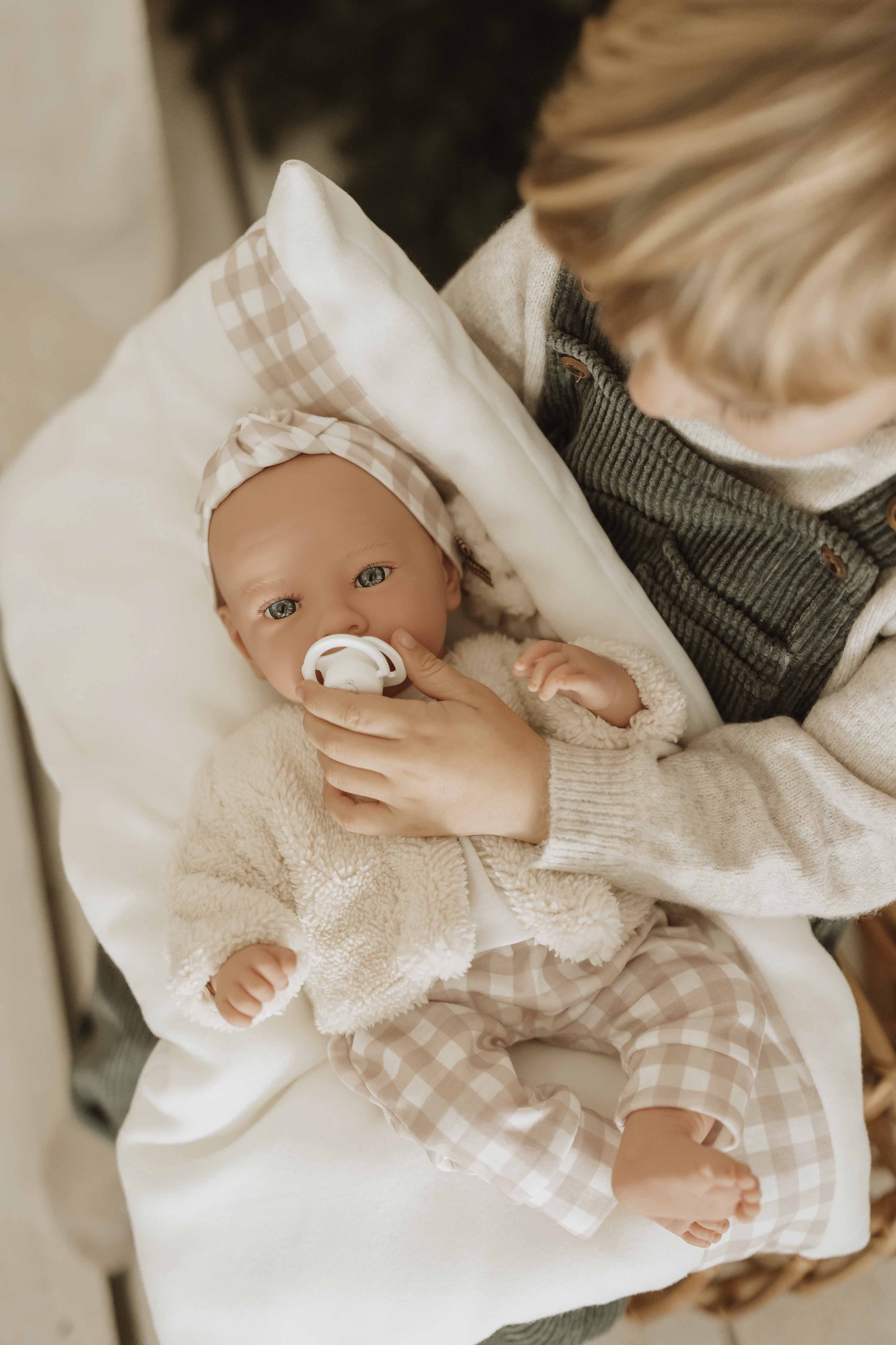 Muñeca Elegance 40 cm Aria Rosa con Cojín - Muñeco de Peso - Arias 60824