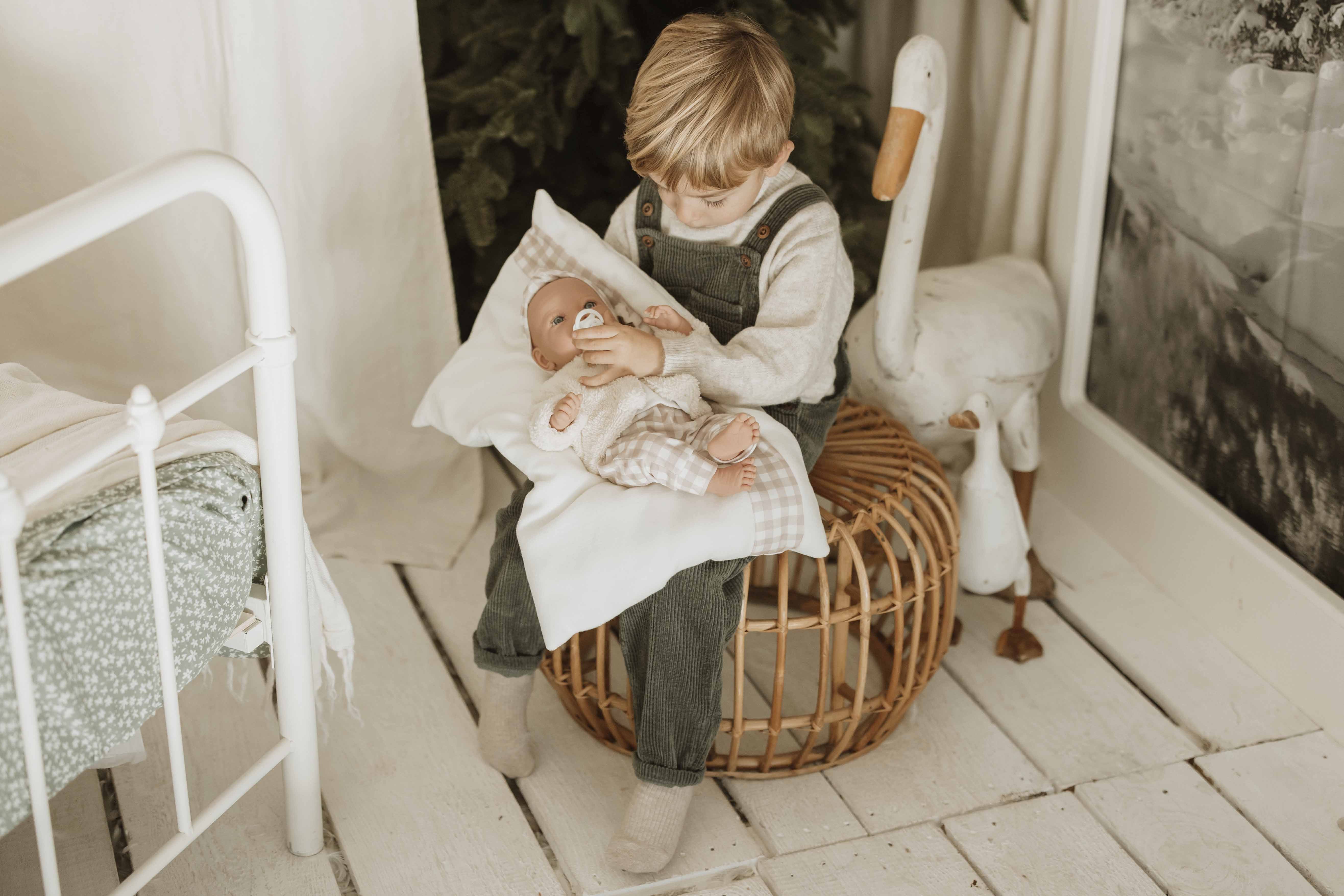 Muñeca Elegance 40 cm Aria Rosa con Cojín - Muñeco de Peso - Arias 60824