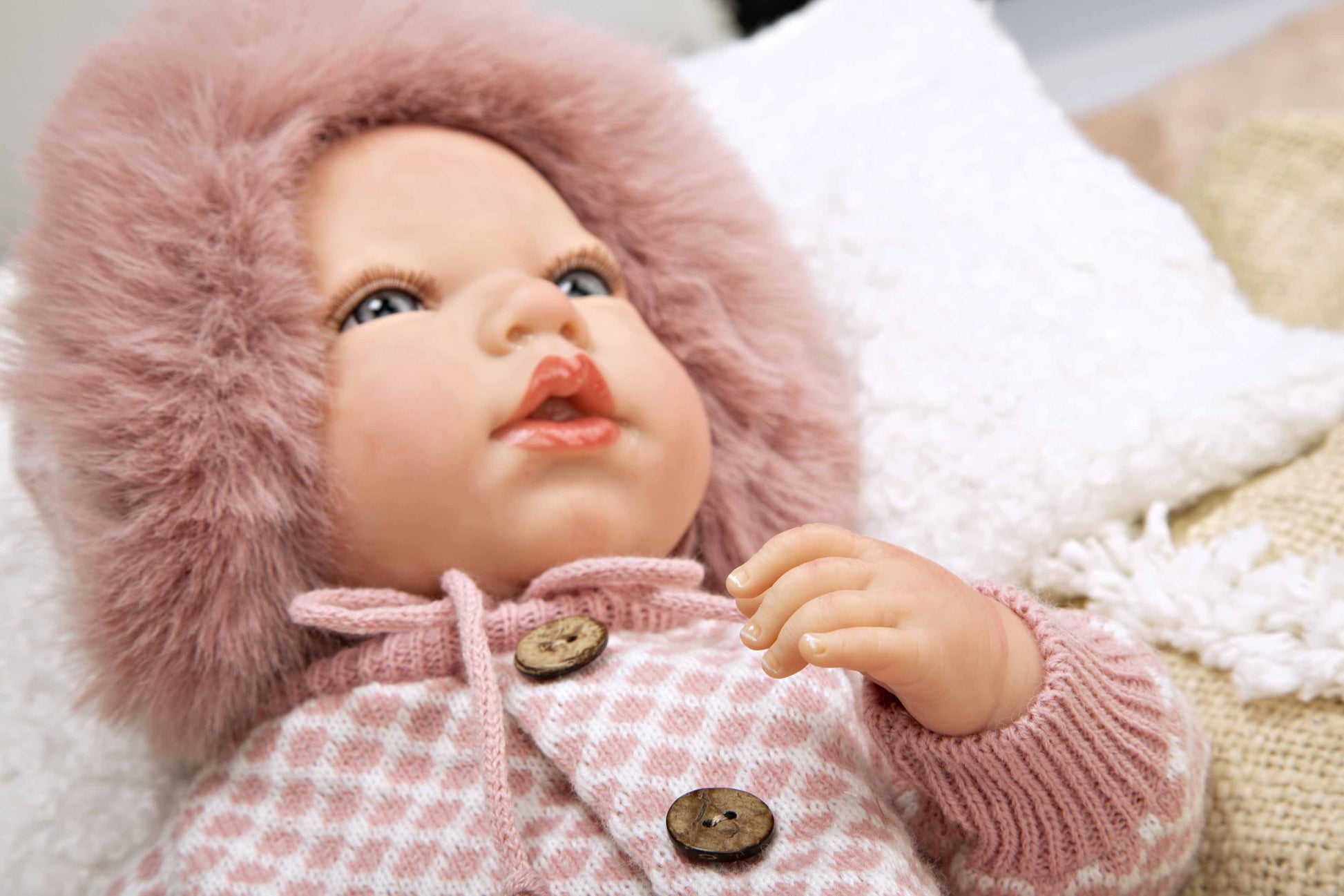 Muñeca Reborn 40 cm Manuela Rosa con Bolso y Cojín - Arias 98168
