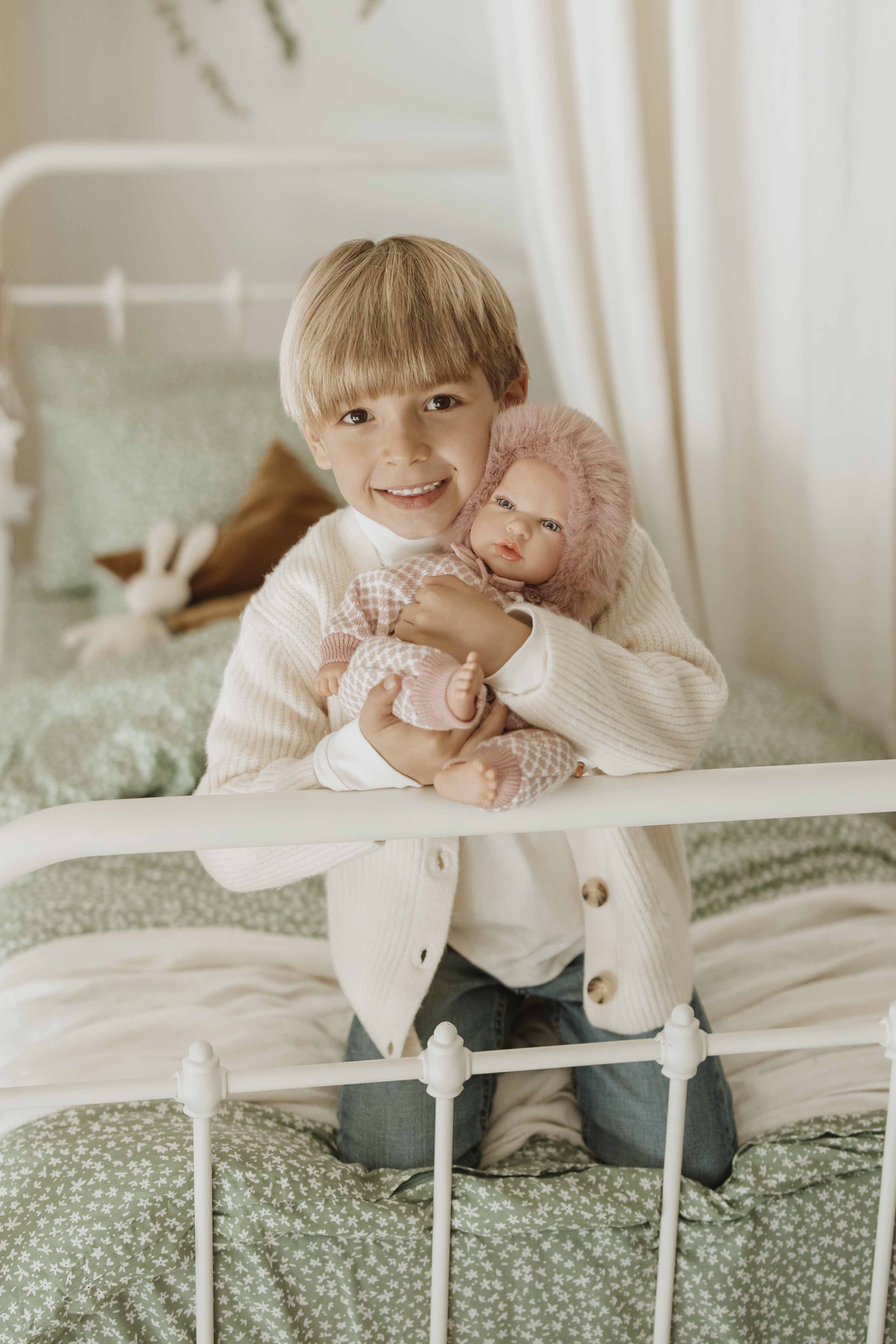 Muñeca Reborn 40 cm Manuela Rosa con Bolso y Cojín - Arias 98168
