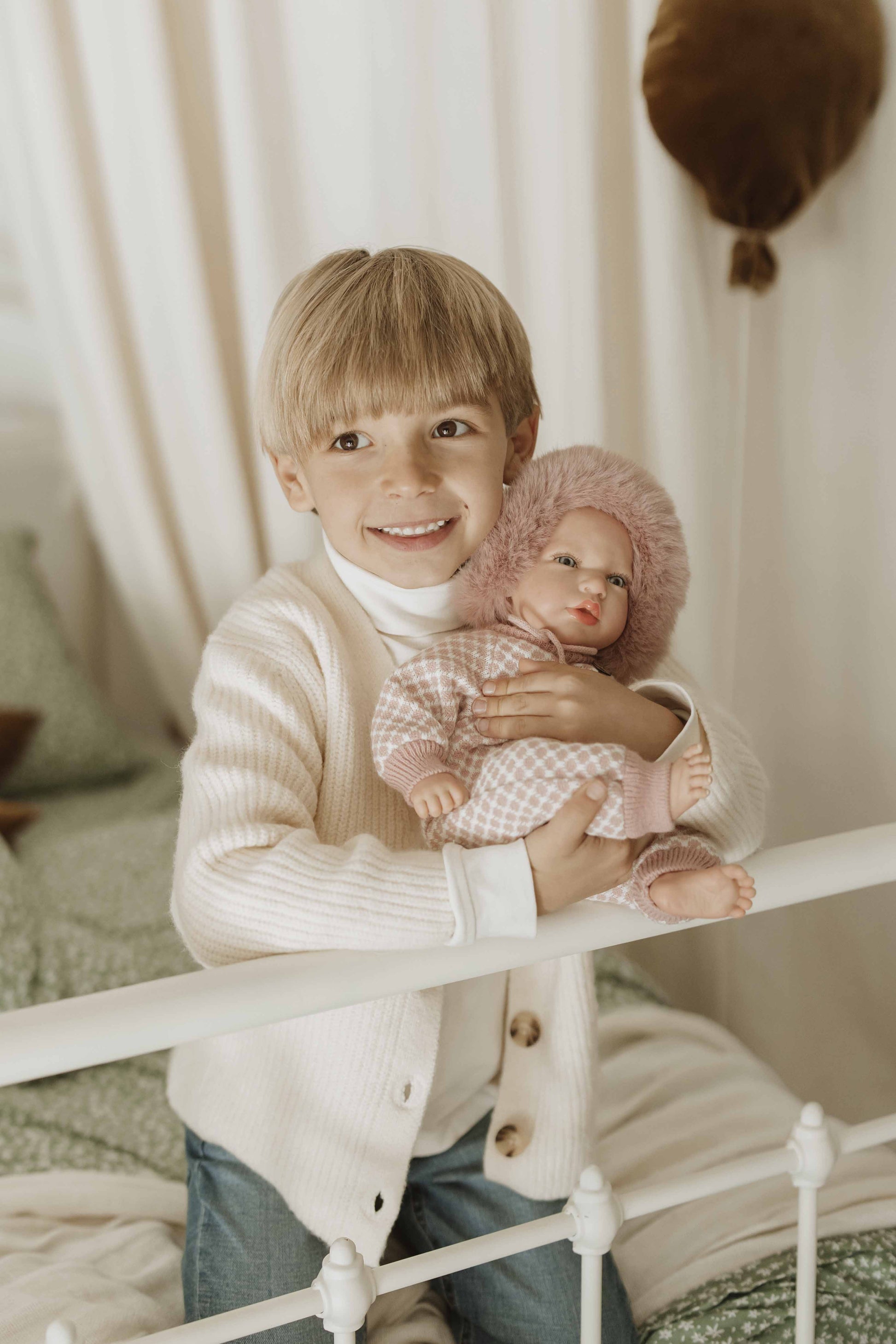 Muñeca Reborn 40 cm Manuela Rosa con Bolso y Cojín - Arias 98168