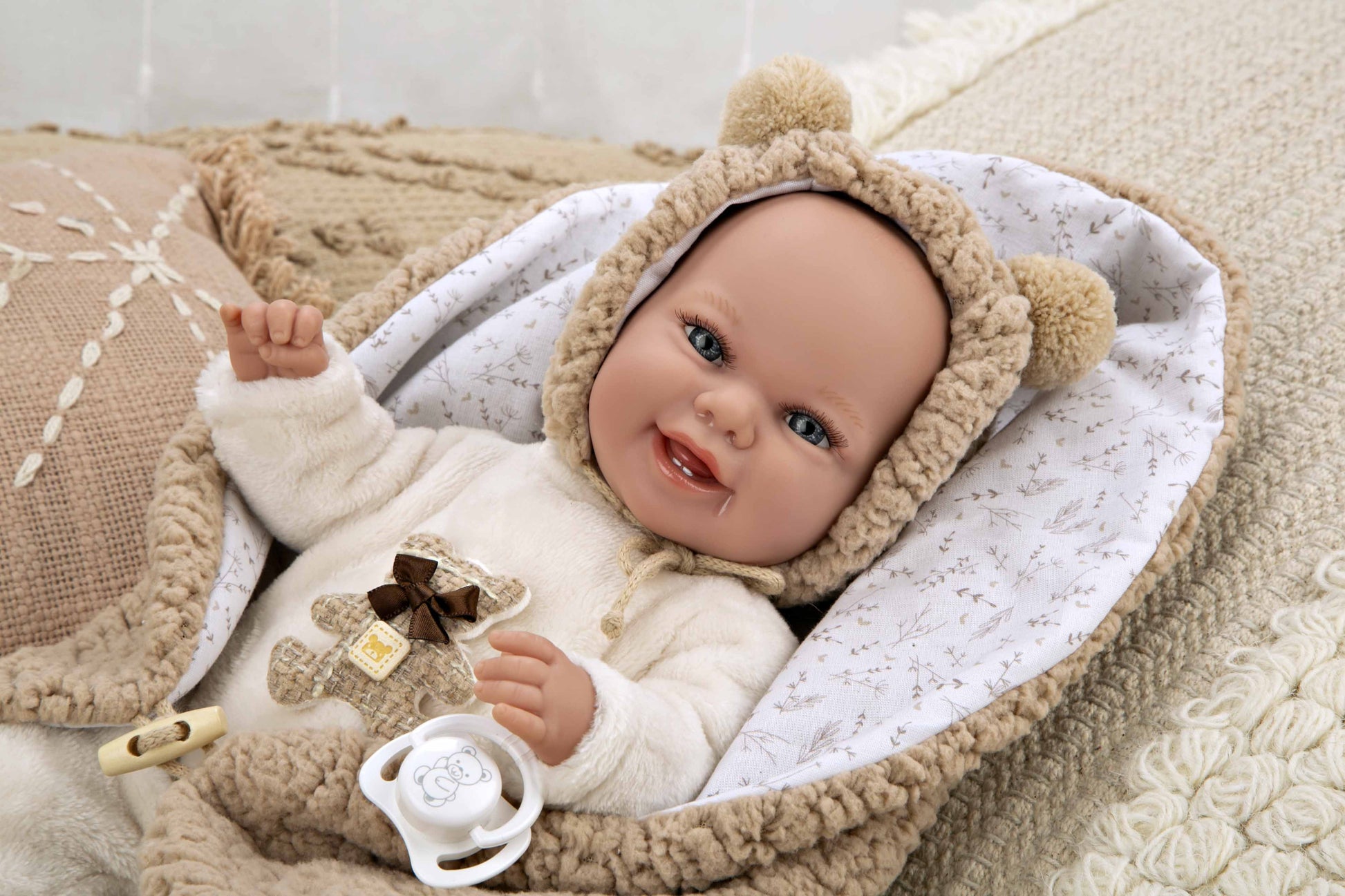 Muñeca Elegance 35 cm Babyto Marron con Manta - Muñeco de Peso - Arias 60828