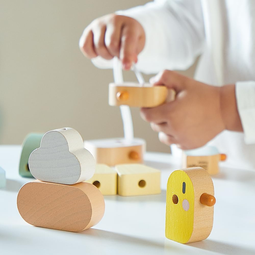 Juego de Manipulación y Encaje de Piezas - Sweet Cocoon Enhebrando Cuentas - Janod J04050