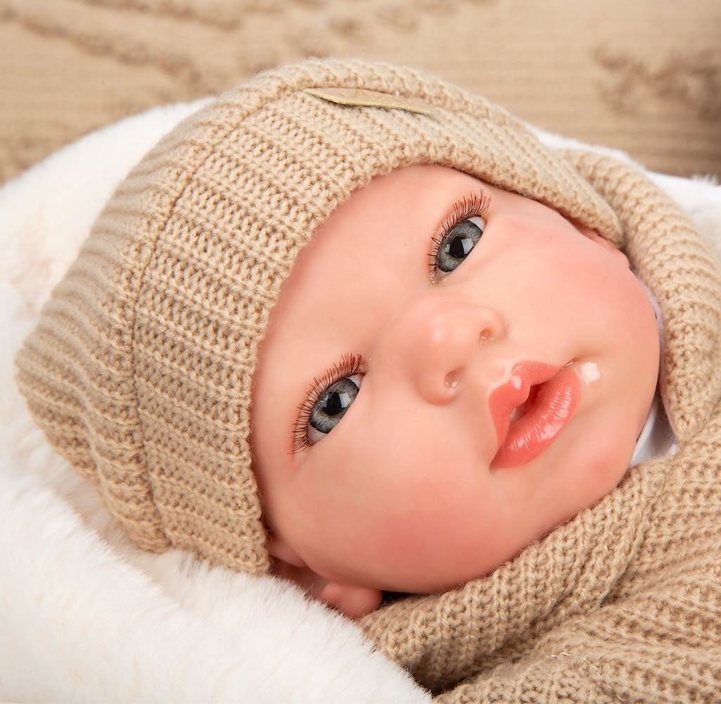 Muñeca Bebe Reborn Arias 40 cm - Olona Beige con Saco de Dormir - Arias 98182