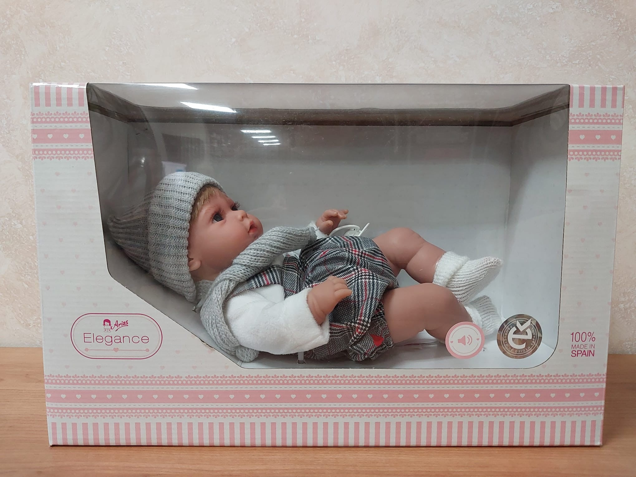 NIA MUÑECA ELEGANCE CON MECANISMO DE RISA - Arias 60661