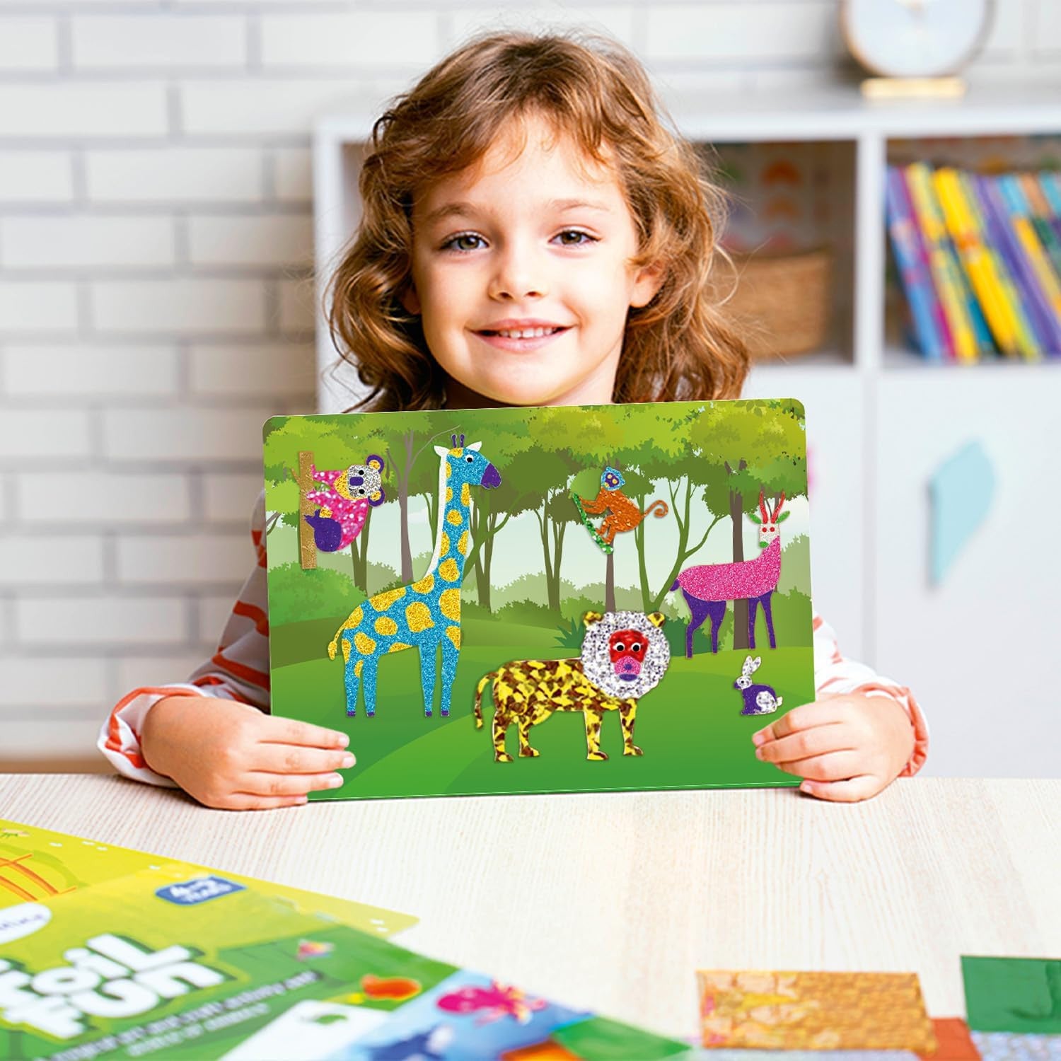 Juego de Manualidades - Actividad artística y manual - Foil Fun - Mundo Animal - Ludilo