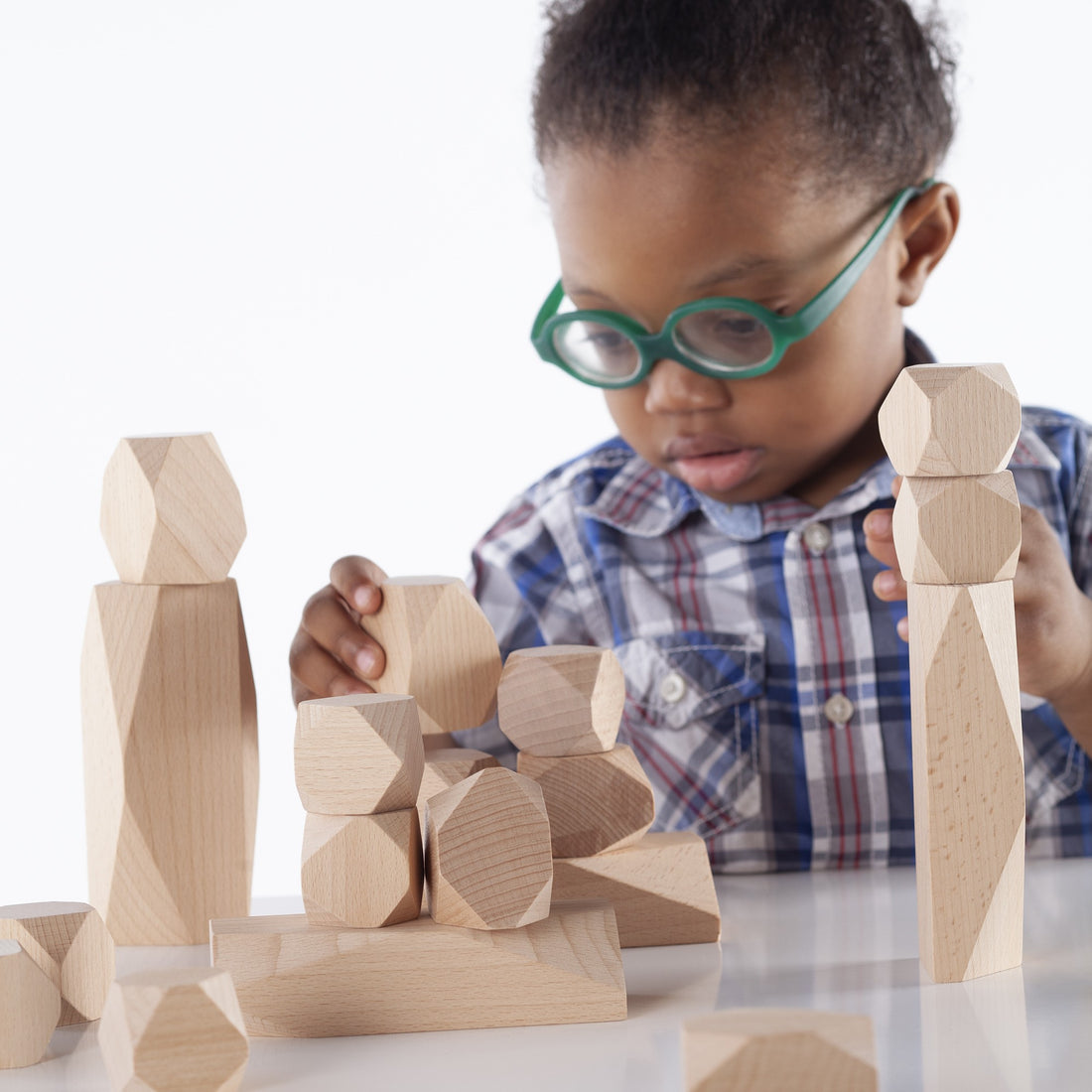 CONSTRUCCION DE MADERA PIEDRAS APILABLES