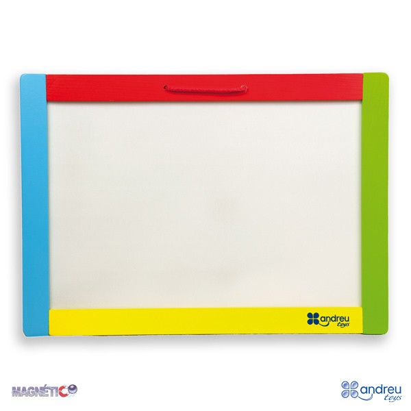 Cara blanca de pizarra magnetica Andreu Toys 16203 con letras y numeros magneticos colocados encima