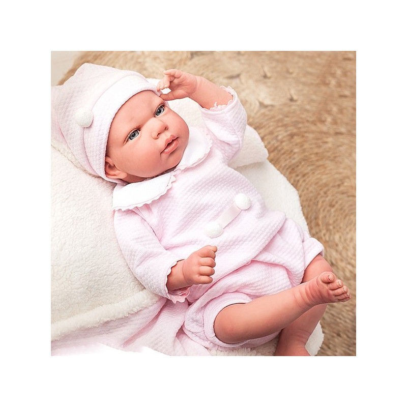 Primer plano del rostro de la muñeca reborn Arias Raquel 40 cm con ojos cerrados y rasgos de bebe realista