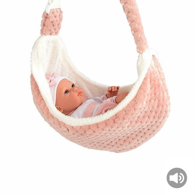 Muñeca Erea 33 cm Arias rosa con portabebé, gorrito y mecanismo de lloro