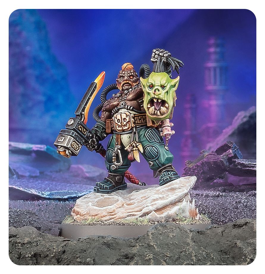 Berehk Stornbröw Warhammer 40K - Detalle cabeza de martillo y trofeo Kaudillo Orko