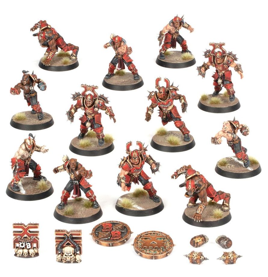 Equipo Blood Bowl Khorne Skull Tribe Slaughterers pintado y montado sobre mesa de juego