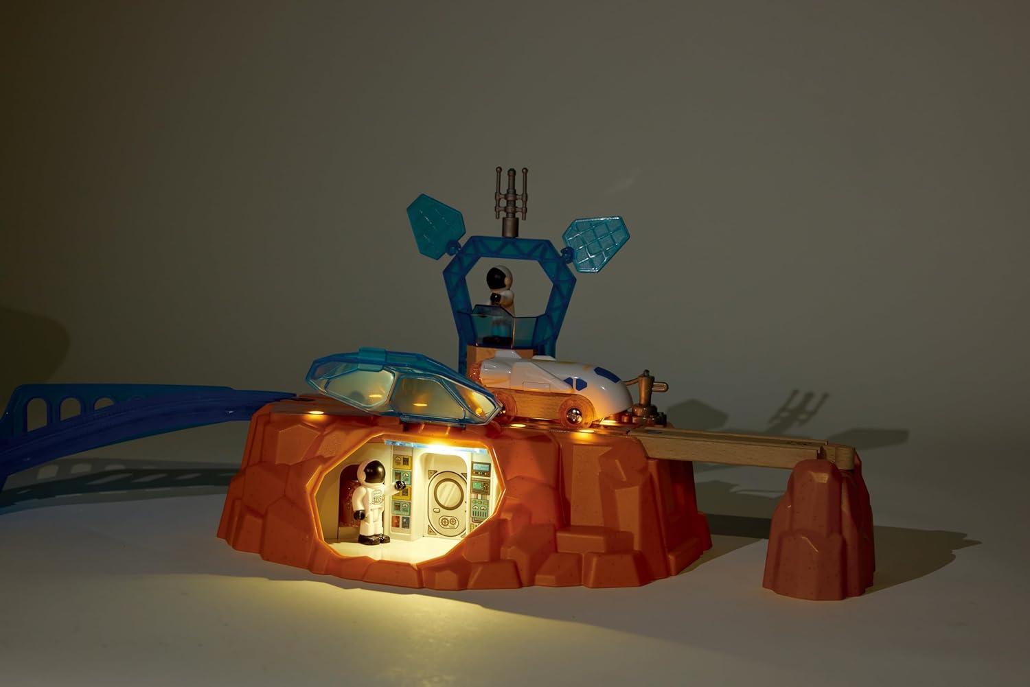 Detalle pegatinas fluorescentes que brillan en la oscuridad juego tren espacial Marte