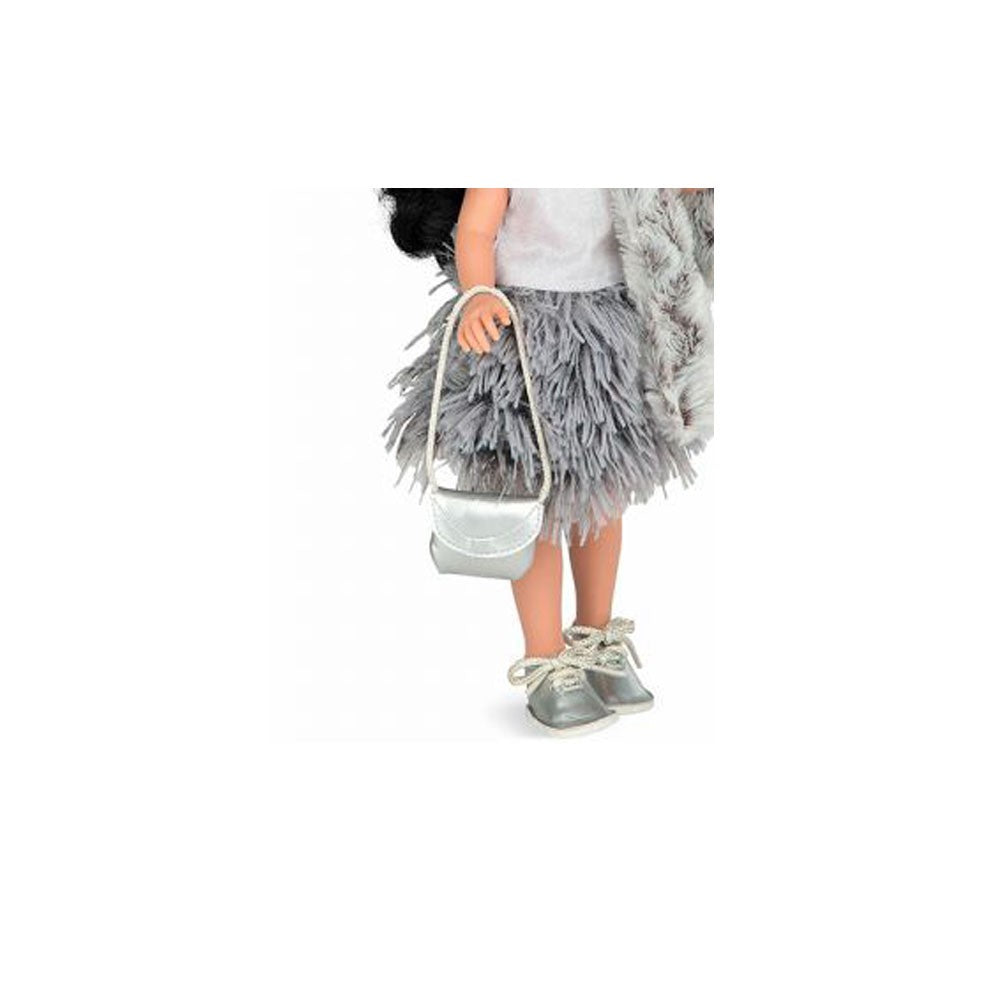 Detalle de la muñeca Dunya Elegance de Arias con expresión realista y ropa de calidad para juego y colección infantil