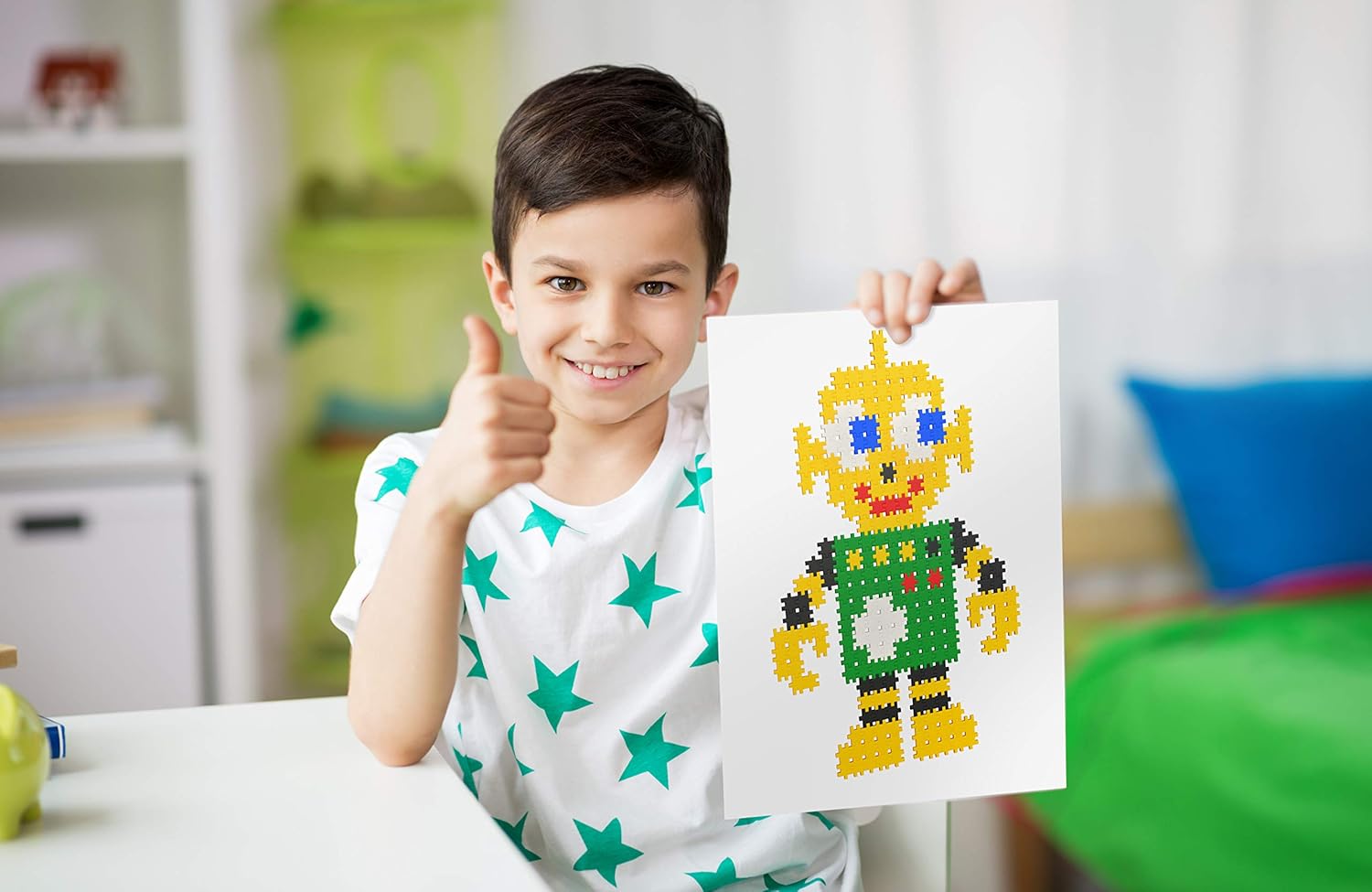 Niño creando mosaico con bloques Meli Minis 800 piezas de colores