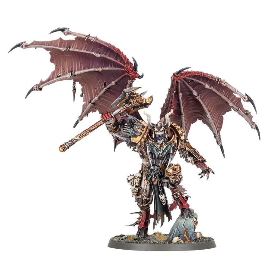 Príncipe del Caos Warhammer con alas y armadura de Marines Espaciales del Caos sin montar